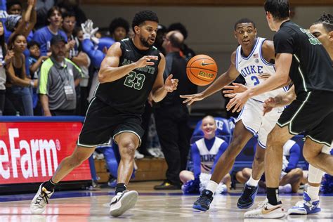 At Dartmouth, the focus turns to winning basketball games amid its unionization push